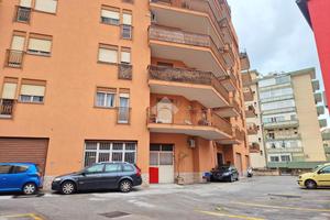 AUTORIMESSA A PALERMO