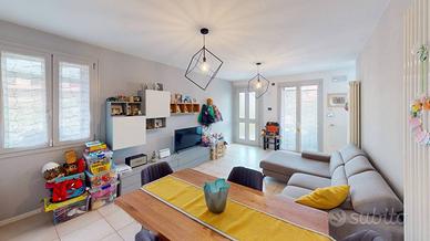 Villetta a schiera di 160 m² con 5 locali e box au