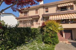 Villetta a schiera di 220 m² con 5 locali e box au