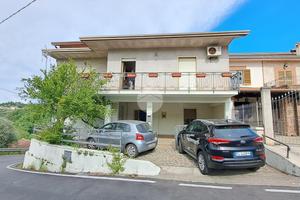 CASA SEMINDIPENDENTE A MONTE SAN GIOVANNI CAMPANO