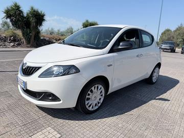 Lancia Ypsilon 1.0 FireFly 5 porte S&S Hybrid Gold