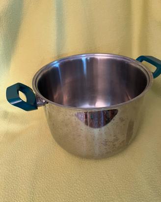 Pentola cuocipasta con scolapasta e coperchio.