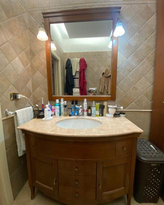 Mobile classico da bagno con specchio