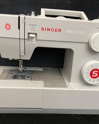 Macchina da Cucire SINGER Heavy Duty 1102