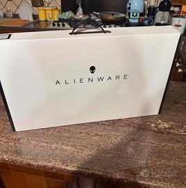 Pc ALIENWARE m16 R2 RTX 4070 INTEL ULTRA 9