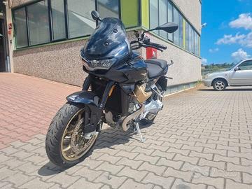 Moto Guzzi V100 Mandello