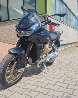 Moto Guzzi V100 Mandello