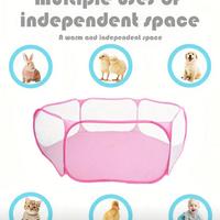 Recinto con palline colorate