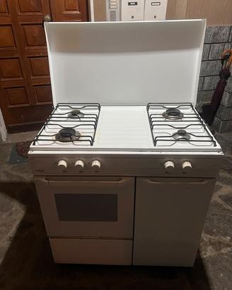 Cucina piano cottura e forno