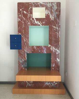 Mobile-vetrina Blu di Ettore Sottsass