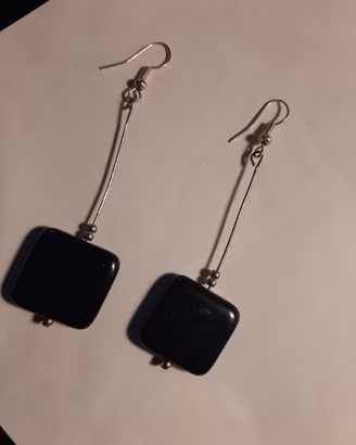 Coppia orecchini pendenti neri