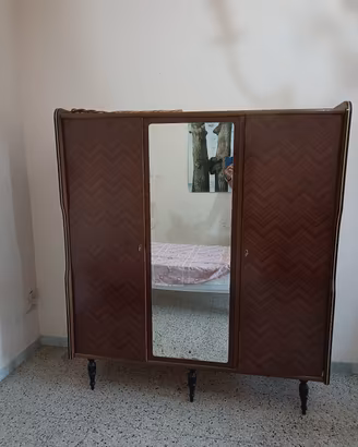Armadio a due ante con specchio