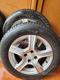 4 gomme da neve con cerchi