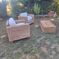 Poltrone più tavolo 