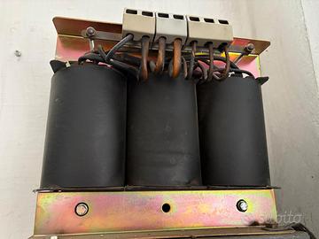 Trasformatore di corrente da 330V a 220V