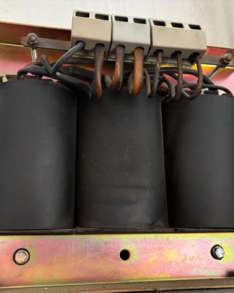 Trasformatore di corrente da 330V a 220V