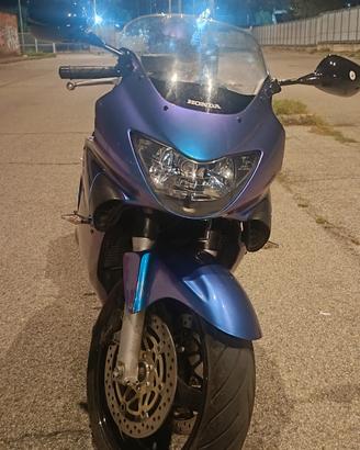 Honda CBR 600f  del 2000 personalizzato 