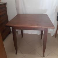 tavolo in legno 80x80