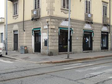 Locale Commerciale Angolare di 80mq - 5 Vetrine