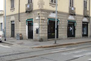 Locale Commerciale Angolare di 80mq - 5 Vetrine