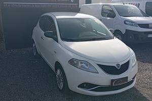 Lancia Ypsilon 1.2 69 CV 5 porte Silver 2017
