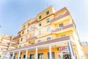 TRILOCALE NEL CUORE DI LADISPOLI CON VISTA MARE E