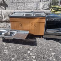 Stufa e lavandino da cucina GRATUITO.
