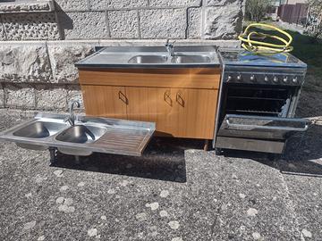 Stufa e lavandino da cucina GRATUITO.
