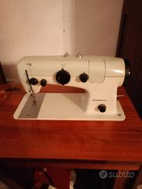 Macchina da cucire d'epoca 