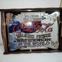 Coca Cola

Vassoio Specchio

Bordo in legno
