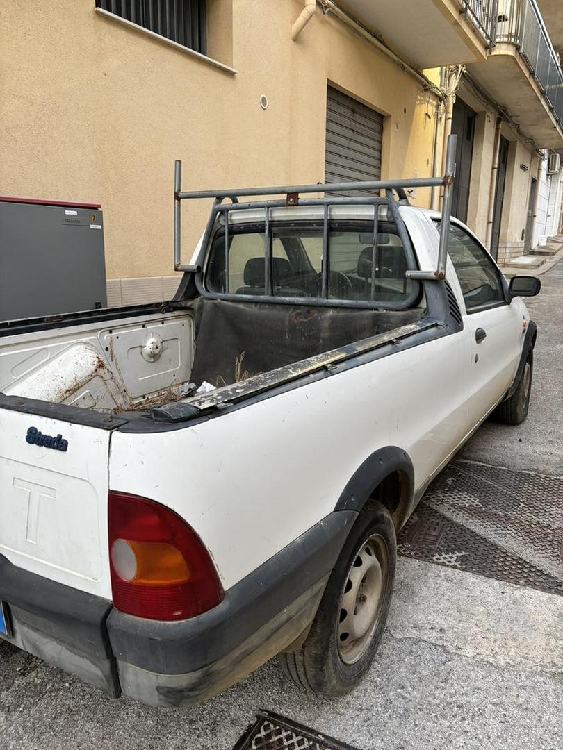 Fiat Strada 2014 photo 4