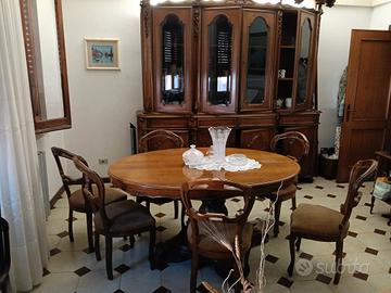 credenza con tavolo e sedie