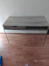 Scrivania legno e basi in lastre vetro temperato