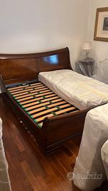 Letto matrimoniale a barca in noce