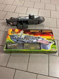 Porta aerei e sottomarino