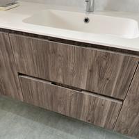 Mobile bagno con lavandino in resina