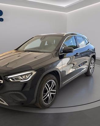 MERCEDES Gla 180 d business extra auto