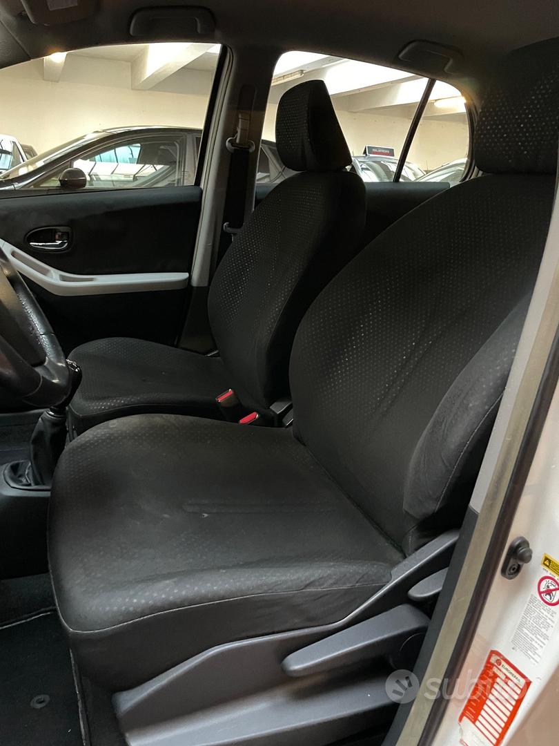 Toyota Yaris 2011 photo 5