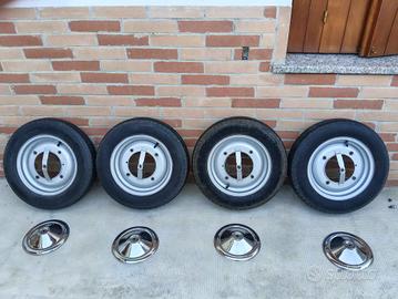 4 cerchi Fiat 500 gommati, con borchie