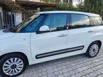 AUTO FIAT 500 L LIVING