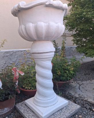 vaso e colonna vintage in cemento
