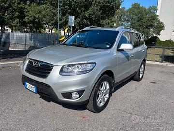 Hyundai Santa Fe.  2.2 CRDI.  4WD.  7 posti