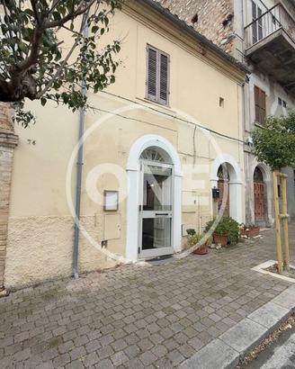 Immobile di 87 m² a Catignano
