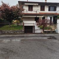 Groppello d'adda porzione di villa bifamiliare con