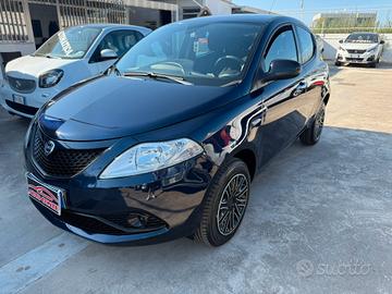 Lancia Ypsilon 0.9 TwinAir 85 CV 5 porte Metano Ec