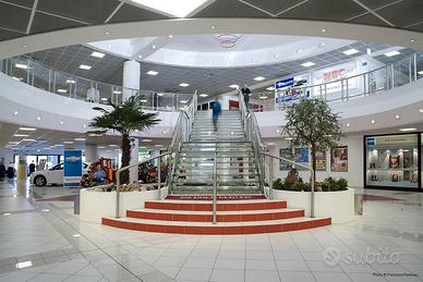 Locale con rendita elevata al Bren Center