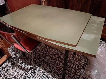 tavolo anni 70 