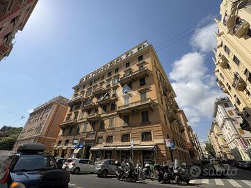 5 LOCALI A GENOVA