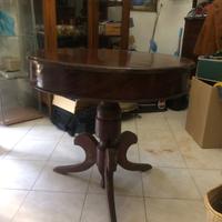 Tavolo in legno antico