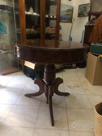 Tavolo in legno antico